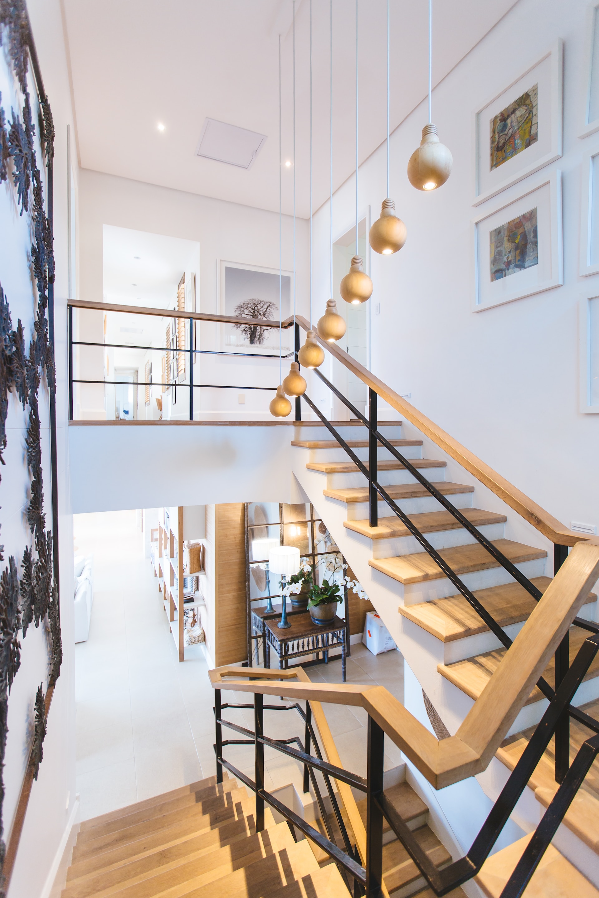Trending: TV Unit + False Ceiling Set